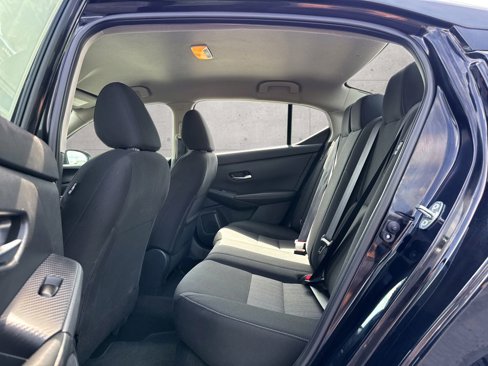 Used 2023 Nissan Sentra SV image 6