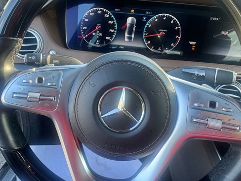 Used 2020 Mercedes-Benz S 560 4MATIC Sedan image 12