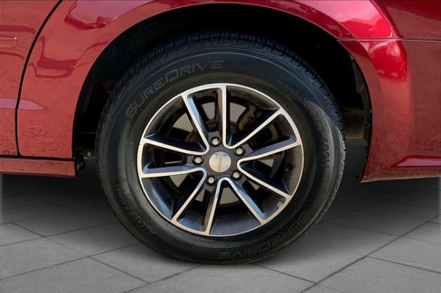 Used 2017 Dodge Grand Caravan SXT image 10