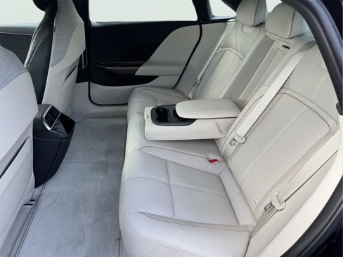 Used 2022 Lucid Air Grand Touring image 27