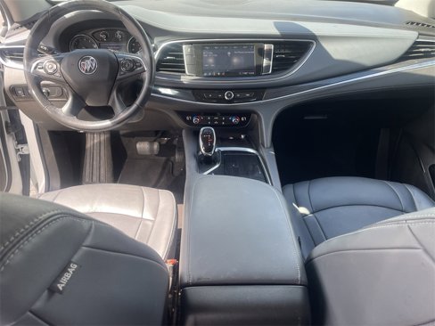 Used 2020 Buick Enclave Essence image 27