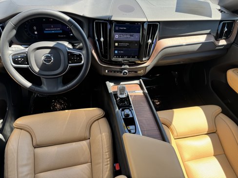 Certified 2023 Volvo XC60 B5 Ultimate w/ Climate Package image 12