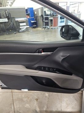 Used 2019 Toyota Camry L image 11