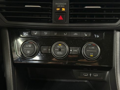 Used 2024 Volkswagen Jetta SE image 13