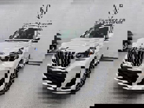 Used 2025 BMW X1 xDrive28i image 1