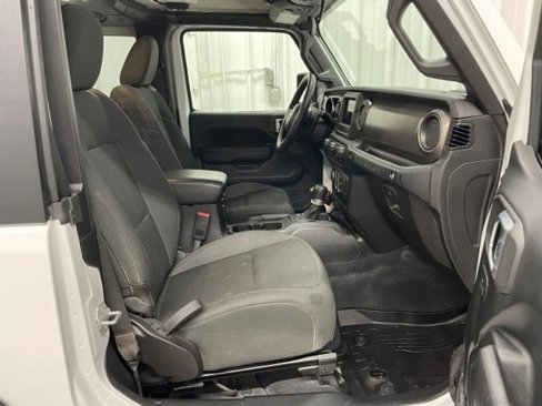 Used 2019 Jeep Wrangler Sport image 17
