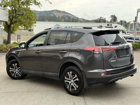 Used 2017 Toyota RAV4 LE image 5