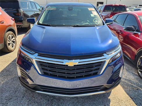 Used 2022 Chevrolet Equinox LT image 2