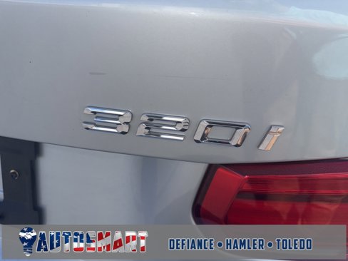 Used 2018 BMW 320i xDrive Sedan w/ Convenience Package image 15