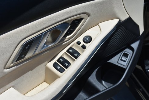 Used 2021 BMW 330i Sedan w/ Premium Package image 36