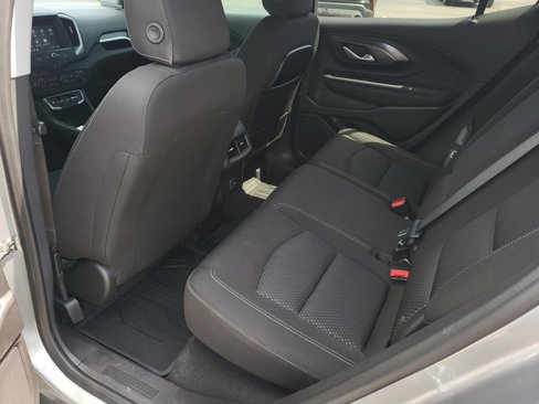 Used 2024 GMC Terrain SLE w/ Driver Convenience Package image 16