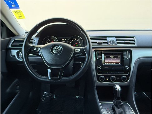 Used 2016 Volkswagen Passat 1.8T S image 7