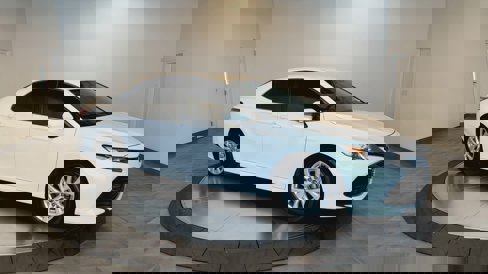 Used 2020 Toyota Camry LE image 2