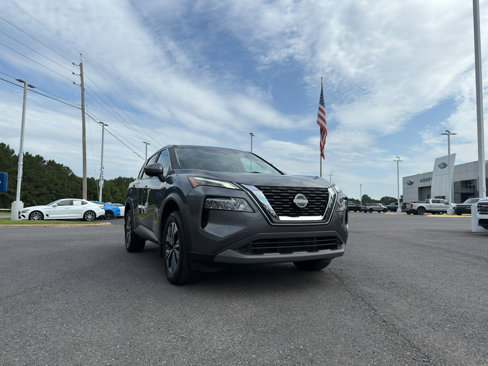 Used 2023 Nissan Rogue SV image 9