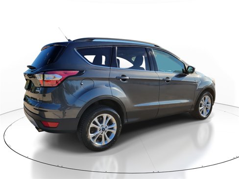 Used 2018 Ford Escape SE w/ SE Sync 3 Package image 4