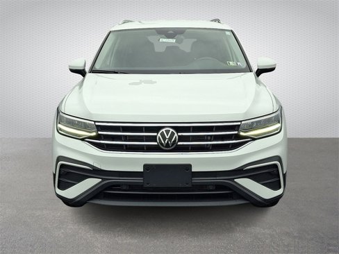 Used 2022 Volkswagen Tiguan SE image 2