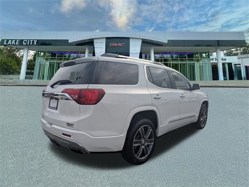 Used 2019 GMC Acadia Denali image 3