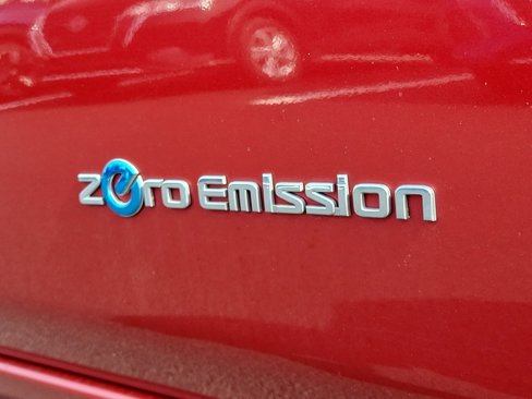 Used 2013 Nissan Leaf S image 6