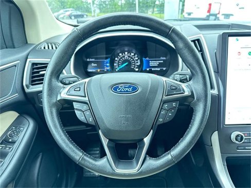 Used 2021 Ford Edge SEL w/ Convenience Package image 4