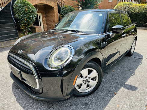 Used 2022 MINI Cooper 4-Door Hardtop w/ Storage Package image 1