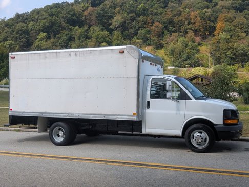 Used 2004 Chevrolet Express 3500 image 3