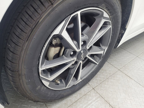 Used 2023 Kia Forte LXS image 31