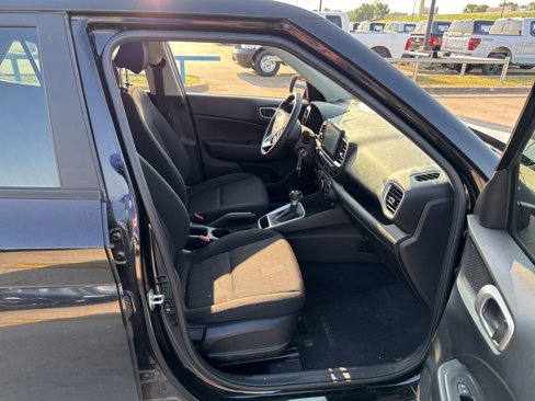 Used 2021 Hyundai Venue SE image 14