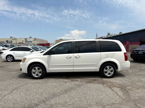 Used 2009 Dodge Grand Caravan SE image 3