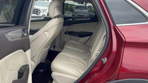 Used 2019 Lincoln MKC Premiere image 14
