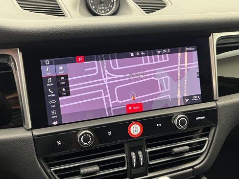 Certified 2024 Porsche Macan image 20