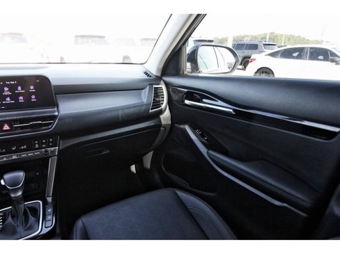 Used 2024 Kia Seltos EX image 13