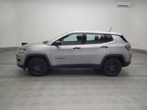 Used 2018 Jeep Compass Sport image 2