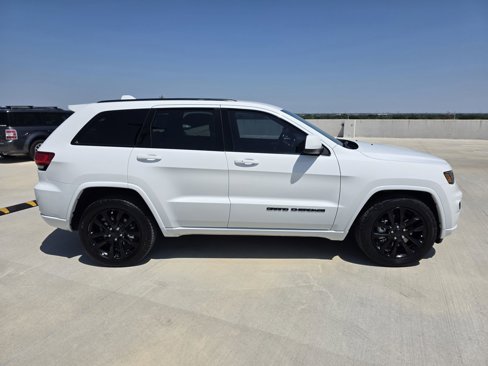 Used 2021 Jeep Grand Cherokee Laredo X image 7