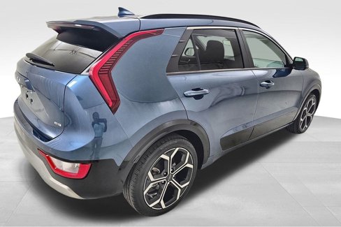 Used 2024 Kia Niro EX Touring image 9