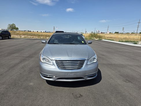 Used 2014 Chrysler 200 Touring image 2