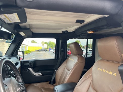 Used 2016 Jeep Wrangler Unlimited Sahara w/ Connectivity Group image 16