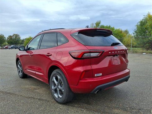 Certified 2023 Ford Escape ST-Line w/ Tech Pack #1 image 8