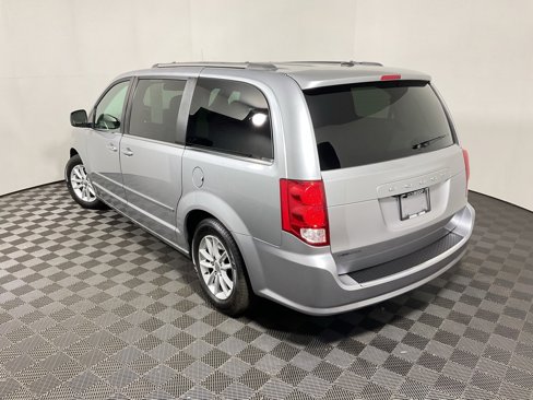 Used 2019 Dodge Grand Caravan SXT image 10