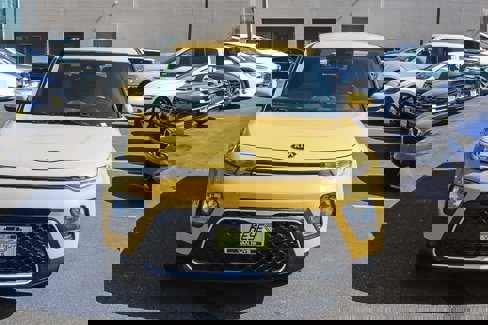 Used 2020 Kia Soul S image 2