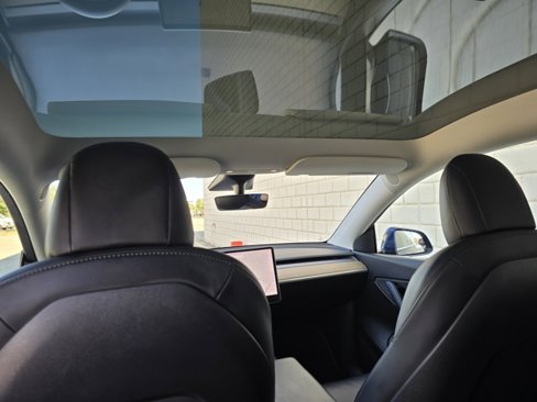 Used 2020 Tesla Model Y Long Range image 32