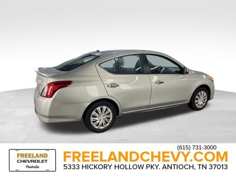 Used 2016 Nissan Versa SV image 6