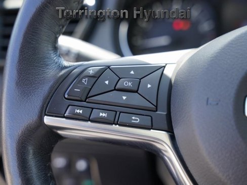 Used 2019 Nissan Rogue SV w/ Sun & Sound Touring Package image 19