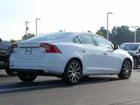 Used 2017 Volvo S60 T5 Inscription Platinum w/ Climate Package image 3