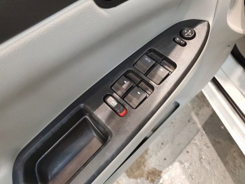 Used 2011 Chevrolet Impala LT image 12
