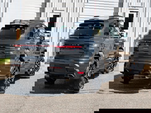 New 2026 Porsche Macan image 7