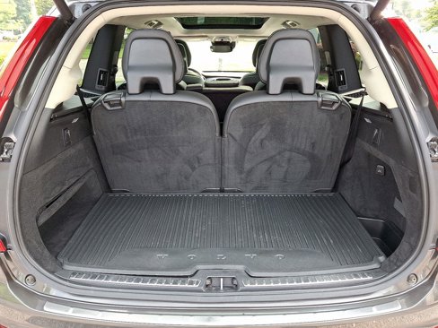 Used 2018 Volvo XC90 T6 Momentum w/ Convenience Package image 29