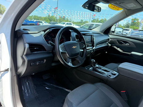 Used 2020 Chevrolet Traverse LT image 13