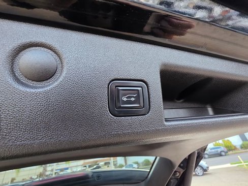 Used 2022 Chevrolet Equinox LT image 11