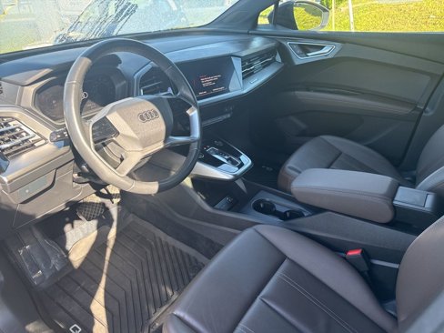 Used 2022 Audi Q4 e-tron Premium Plus image 9