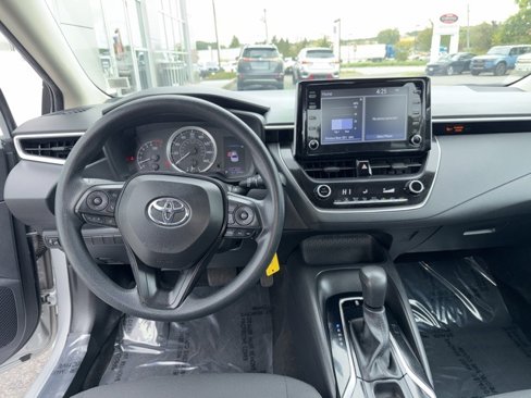Used 2020 Toyota Corolla LE image 6